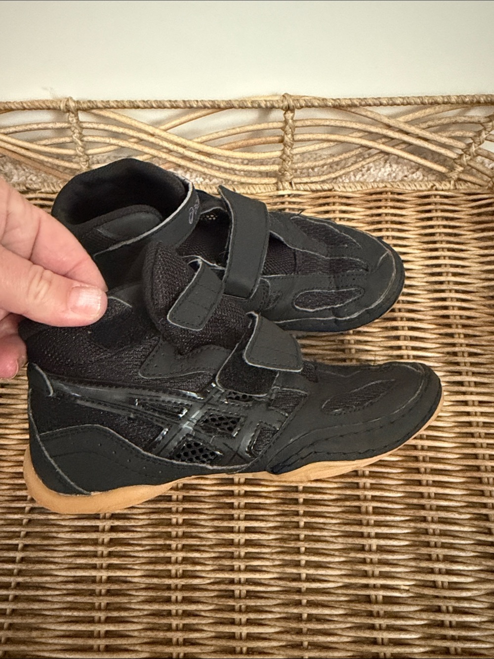 ASICS wrestling shoes sz kids 13
